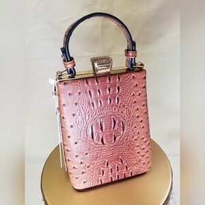 NWT Isabelle vegan leather Rhinestone clasp handbag w/crossbody strap